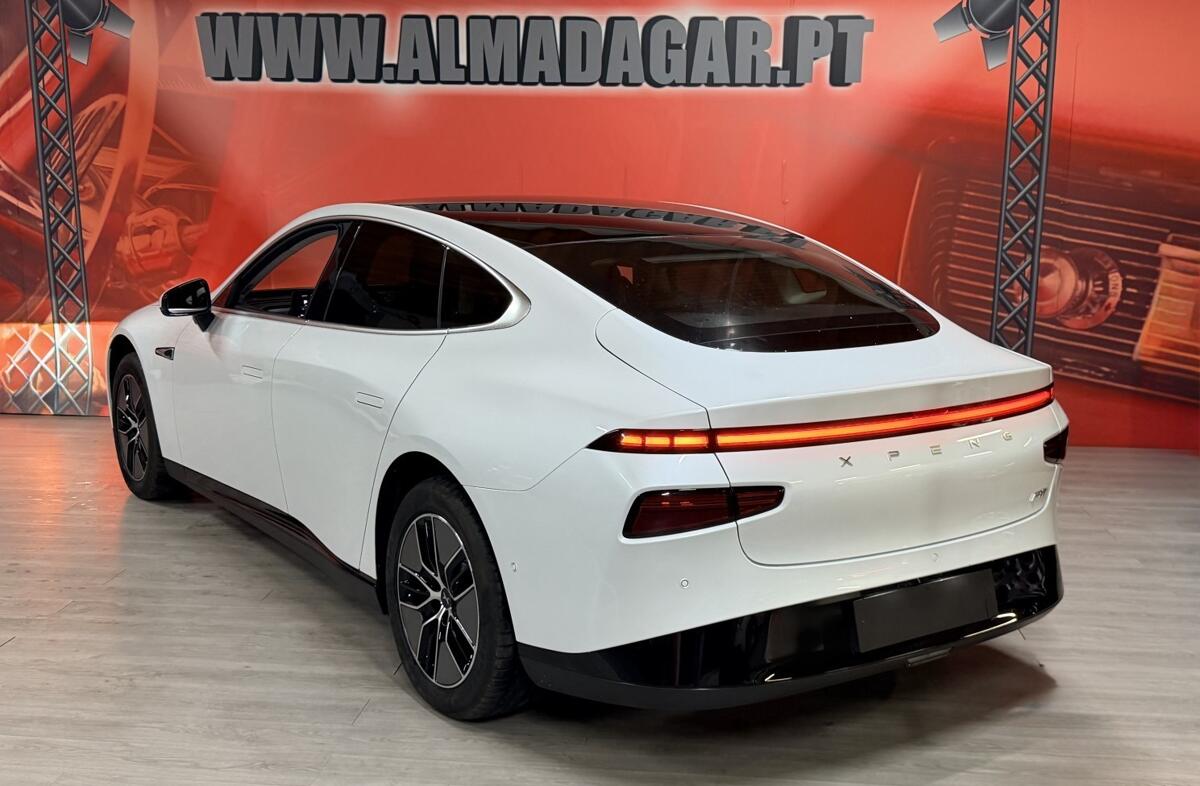 XPENG P7i 86.2 kWh Long Range