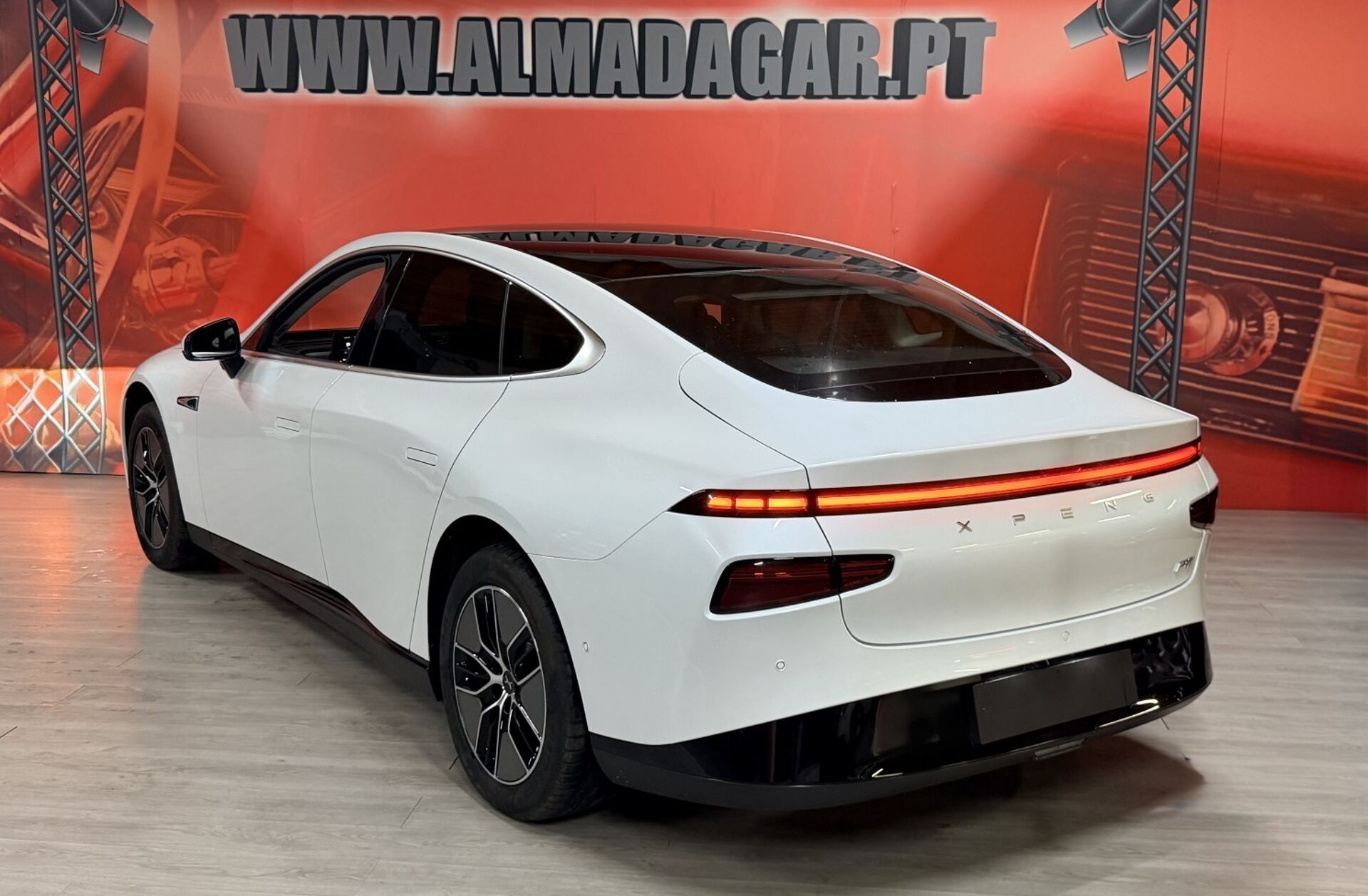 XPENG P7i 86.2 kWh Long Range