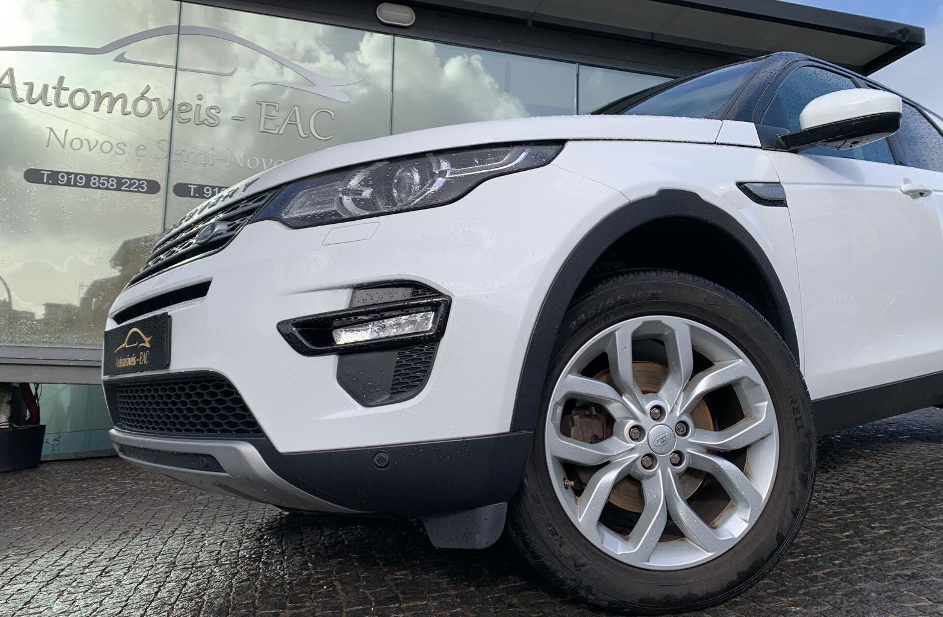 LAND ROVER Discovery 2.0 TD4 HSE Luxury Auto