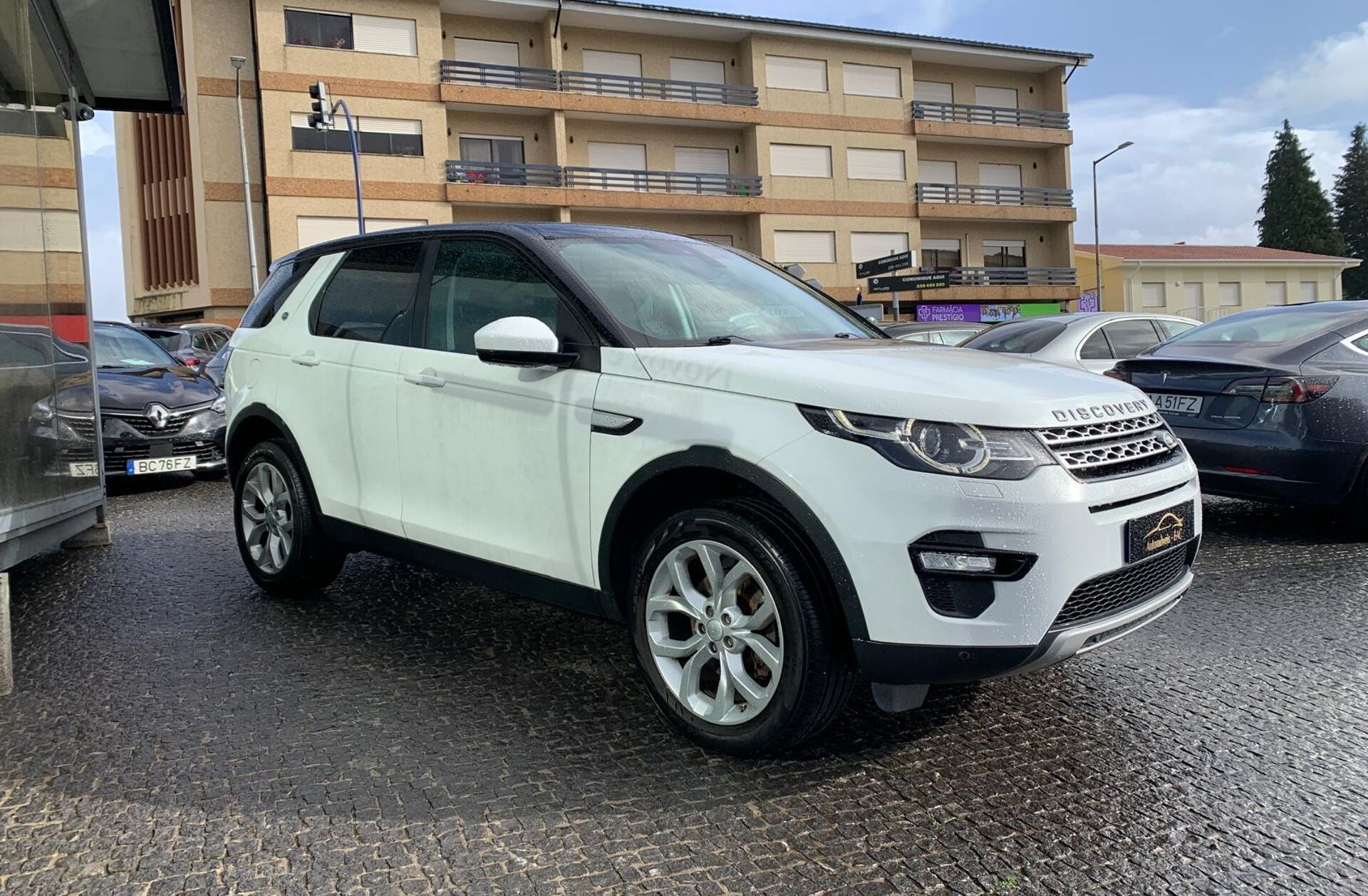 LAND ROVER Discovery 2.0 TD4 HSE Luxury Auto