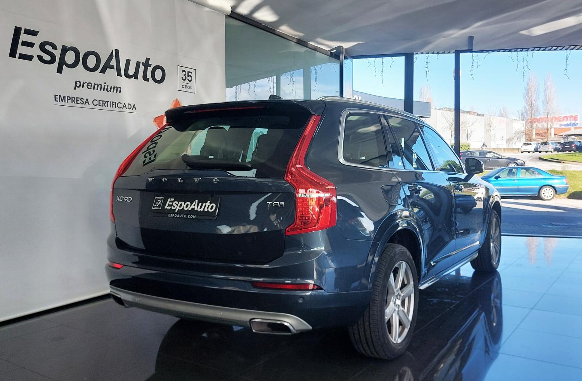 VOLVO XC90 2.0 T8 PHEV Momentum Plus AWD