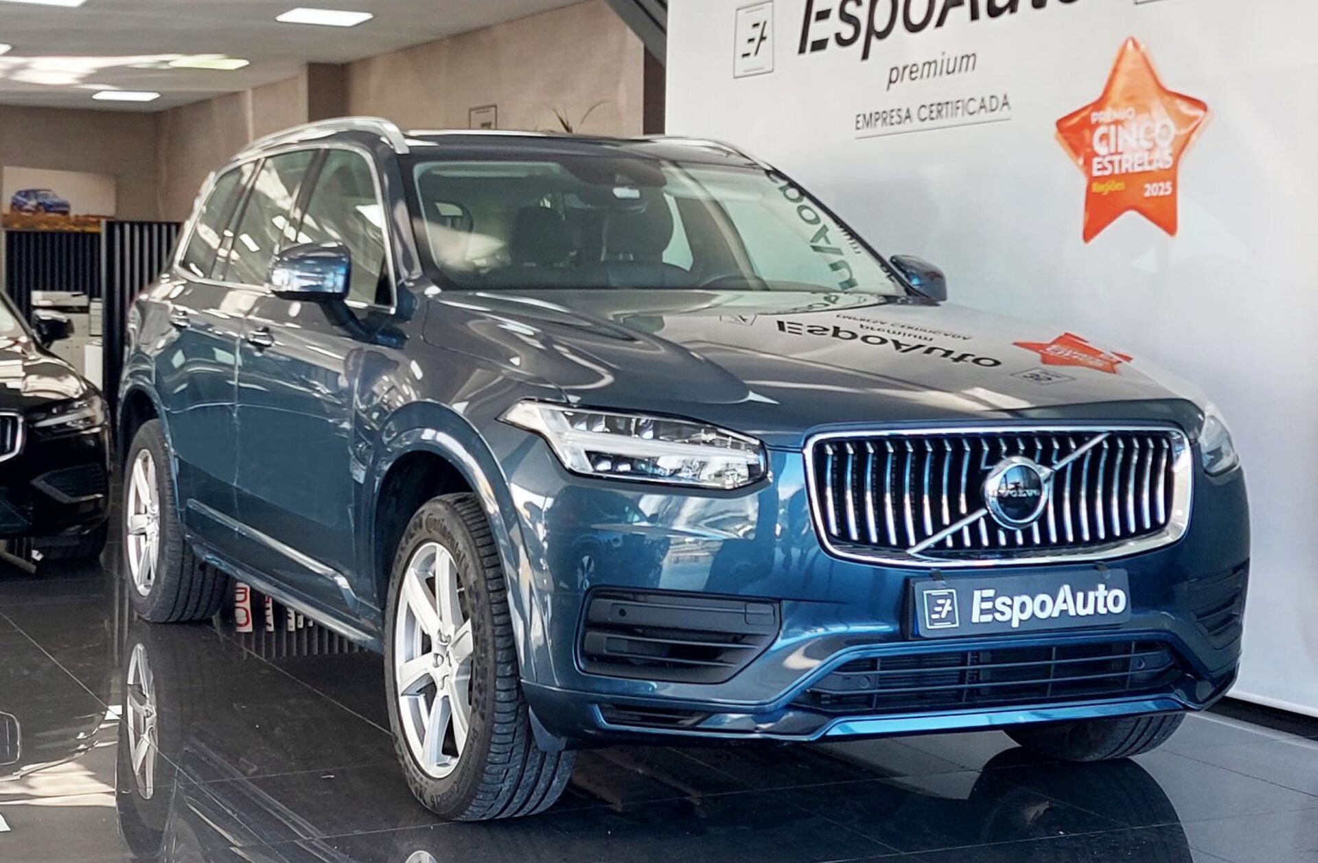 VOLVO XC90 2.0 T8 PHEV Momentum Plus AWD