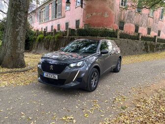 PEUGEOT 2008 1.2 PureTech Active Pack