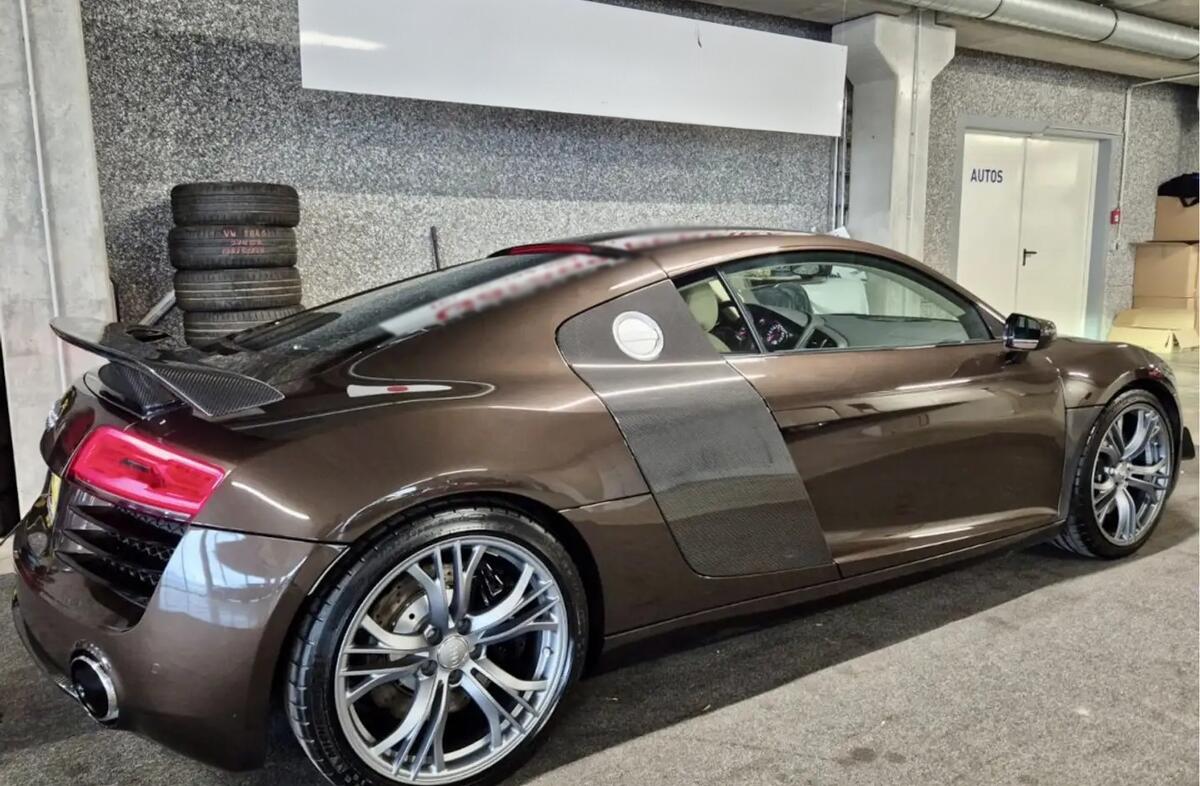 AUDI R8 4.2 FSi V8 S tronic