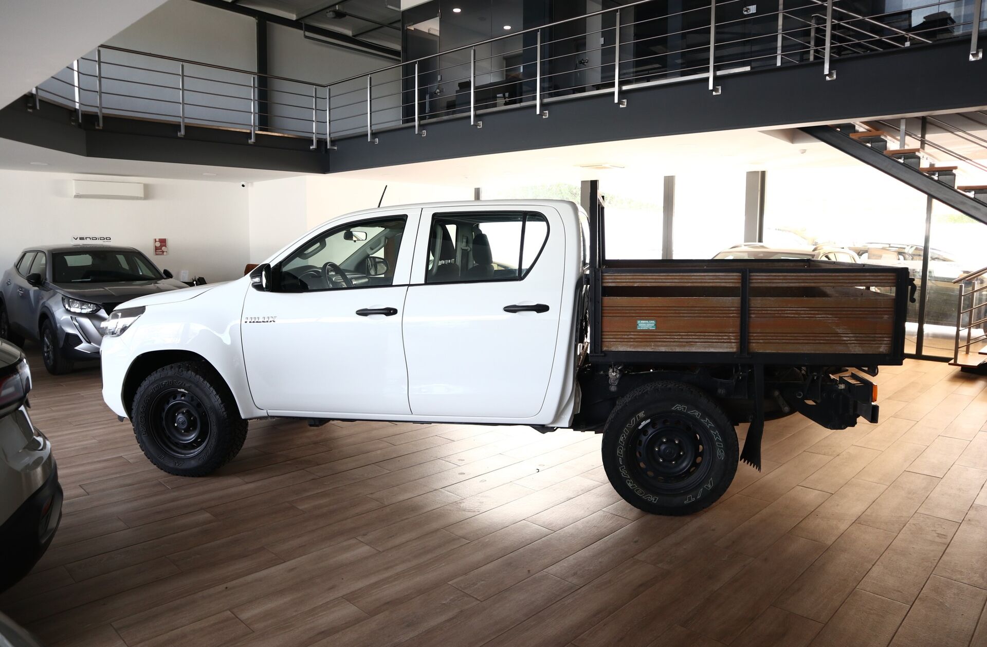 TOYOTA Hilux 2.4 D-4D 4WD CD CM