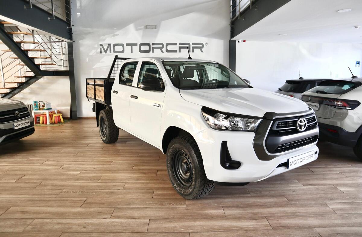 TOYOTA Hilux 2.4 D-4D 4WD CD CM