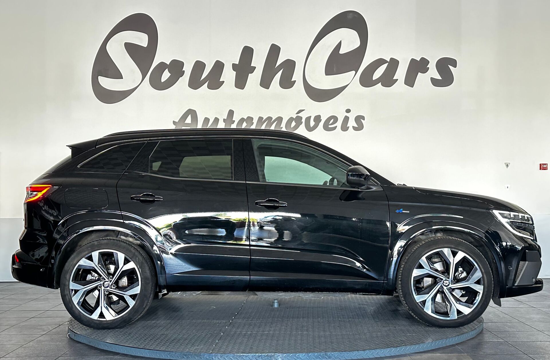 RENAULT Austral 1.2 E-Tech Full Hybrid Iconic Esprit Alpine