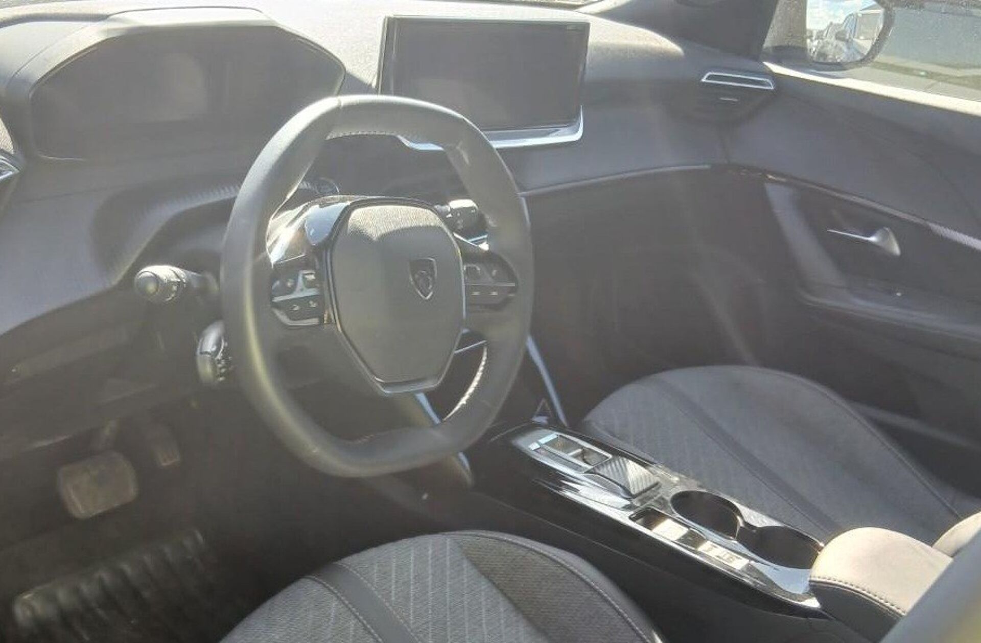 PEUGEOT 2008 e- 54 kWh Allure