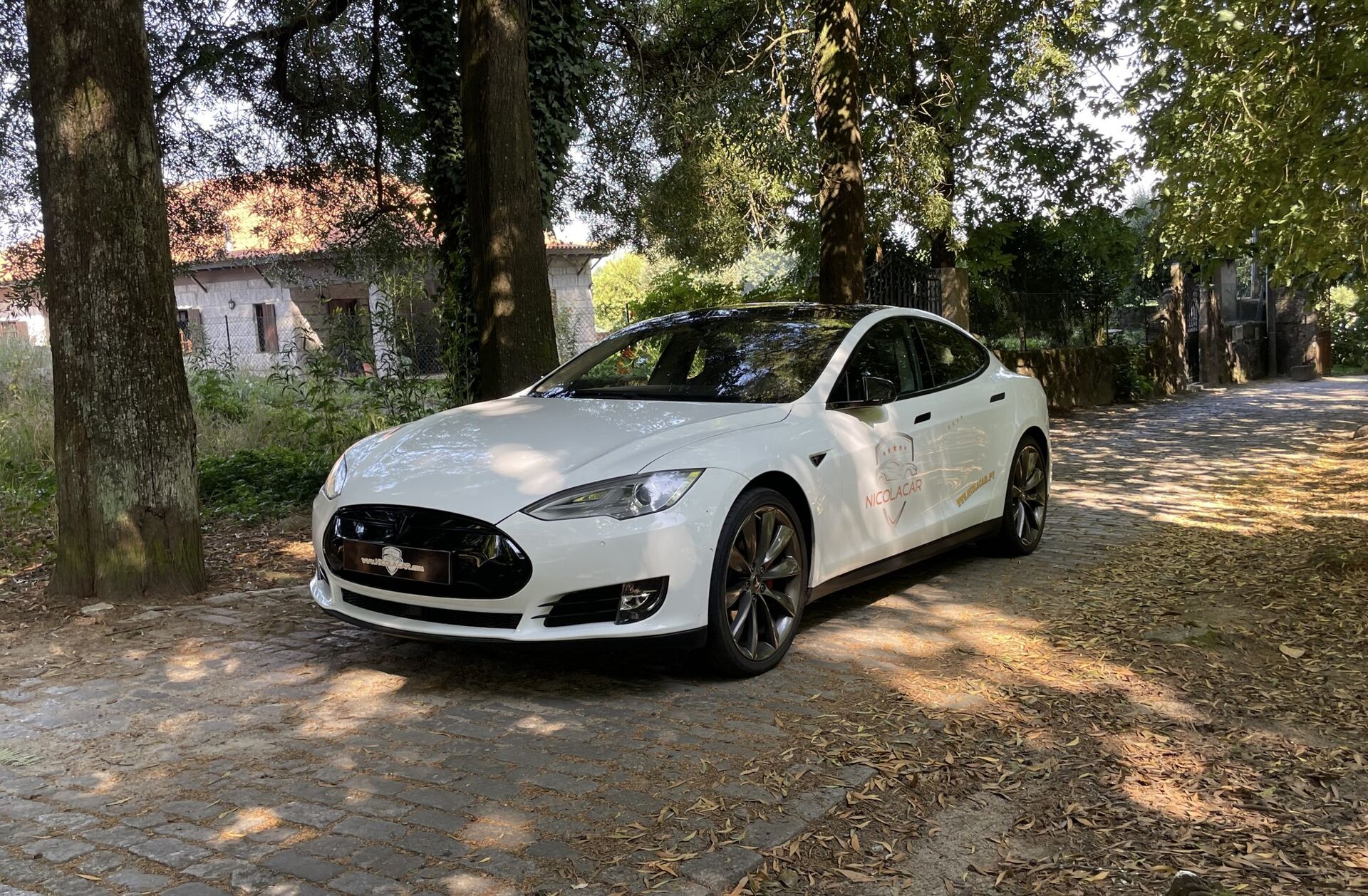 TESLA Model S 90D