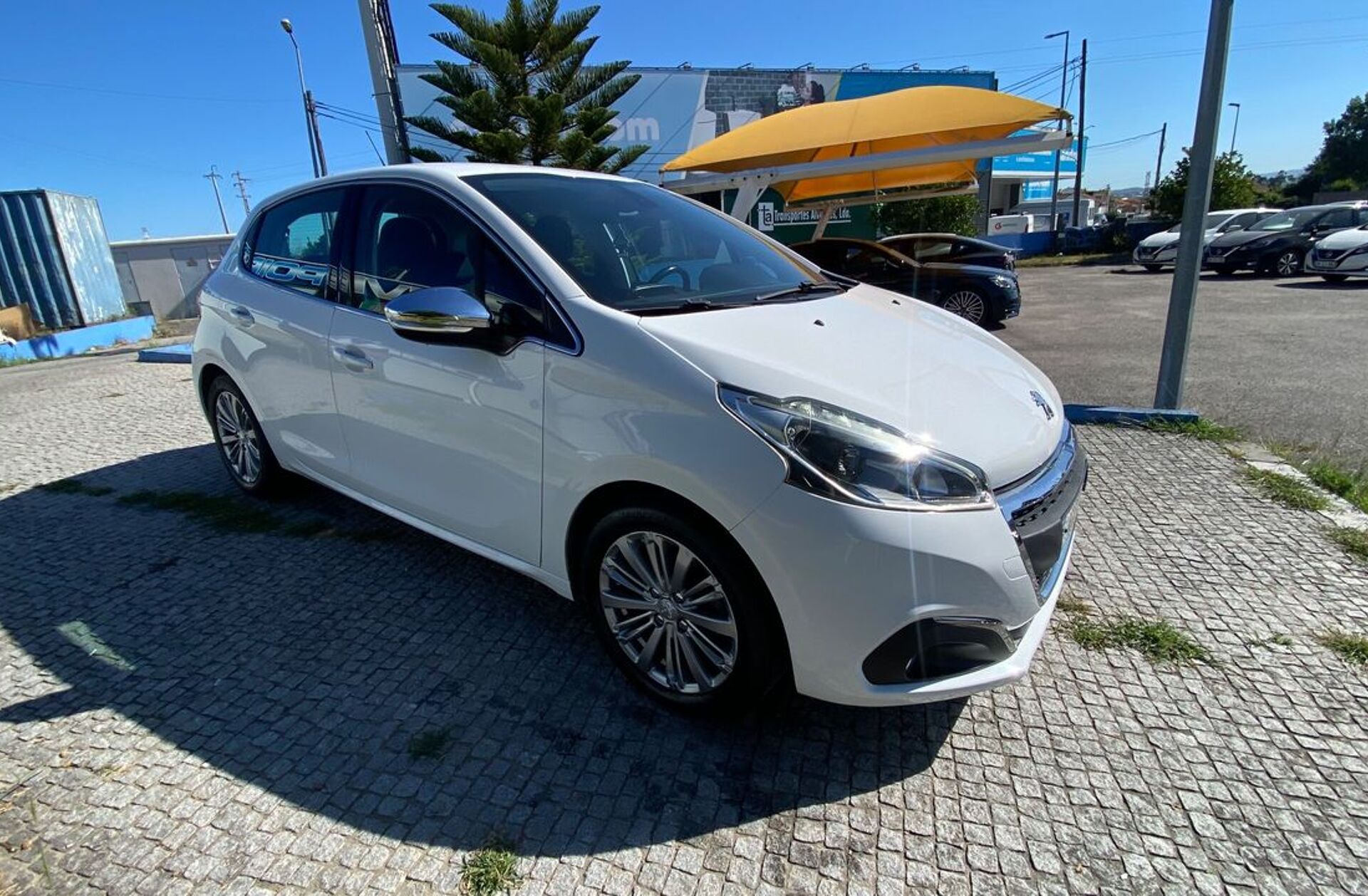 PEUGEOT 208 1.2 PureTech Allure