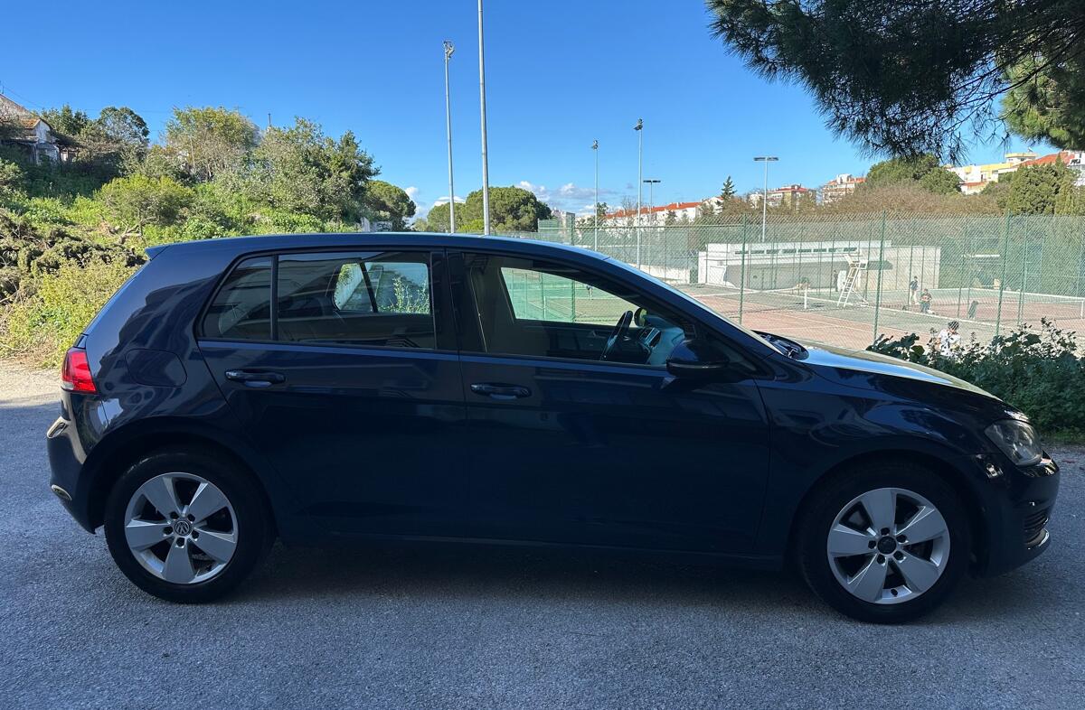 VOLKSWAGEN Golf 1.6 TDi Confortline