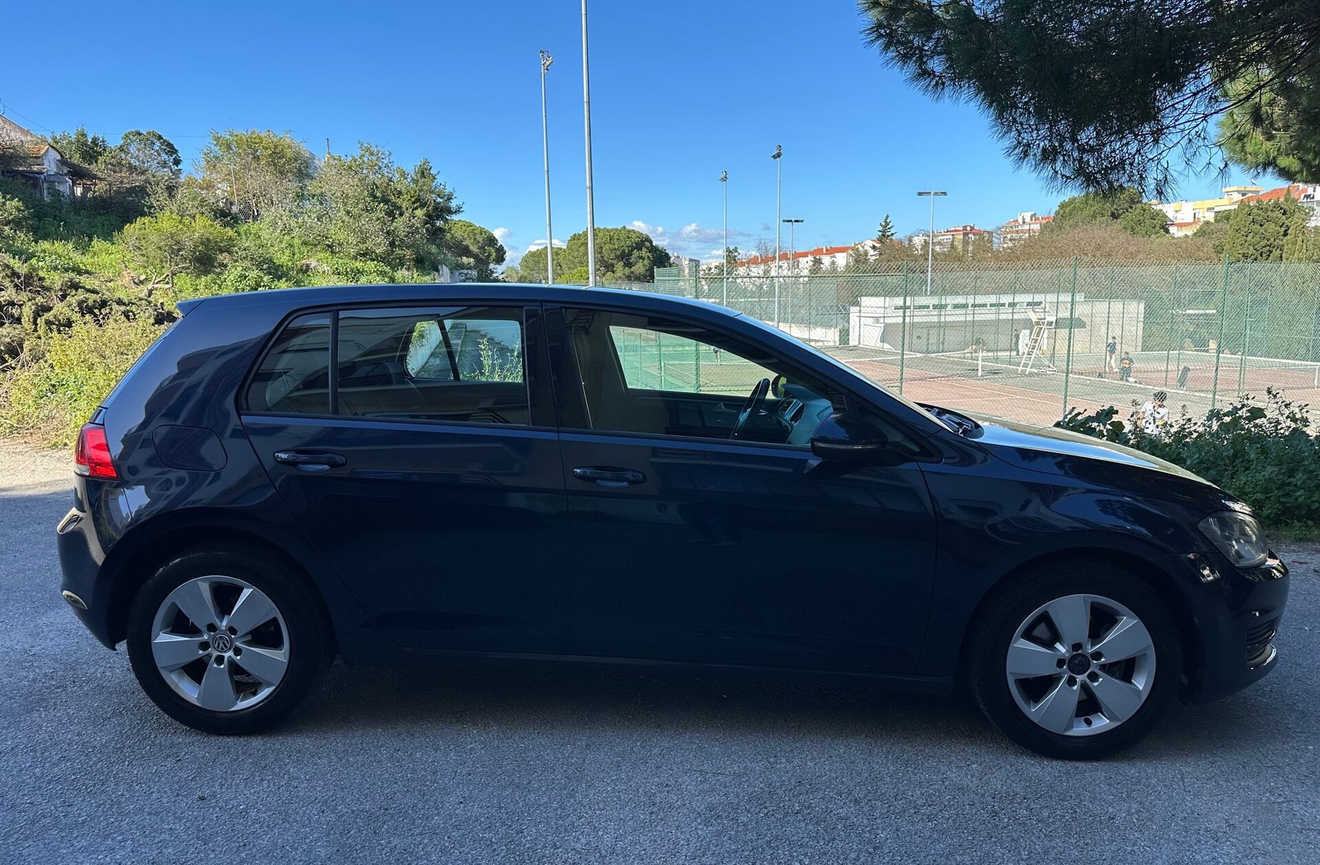 VOLKSWAGEN Golf 1.6 TDi Confortline