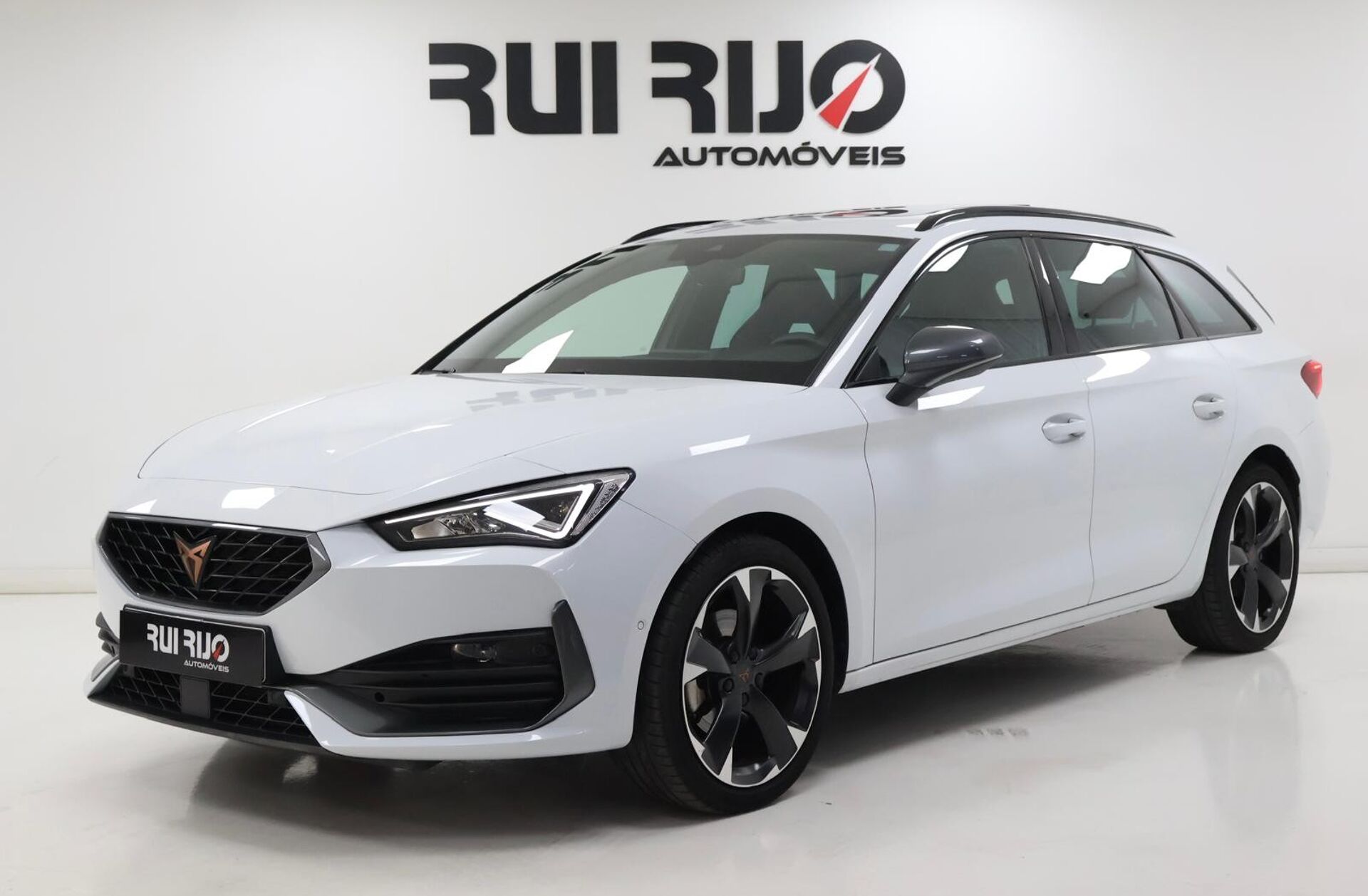 CUPRA Leon 1.5 eTSI MID DSG