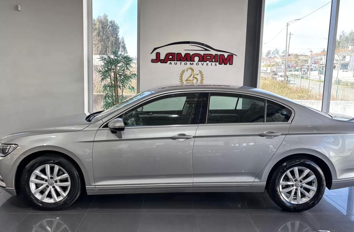 VOLKSWAGEN Passat 2.0 TDi Confortline