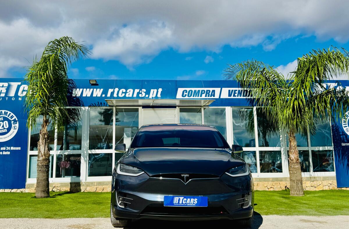 TESLA Model X 75D