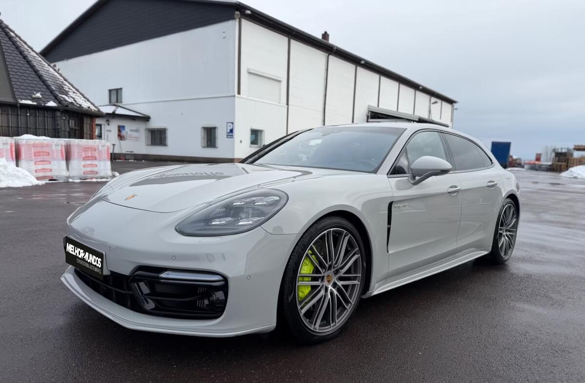 PORSCHE Panamera 4 E-Hybrid
