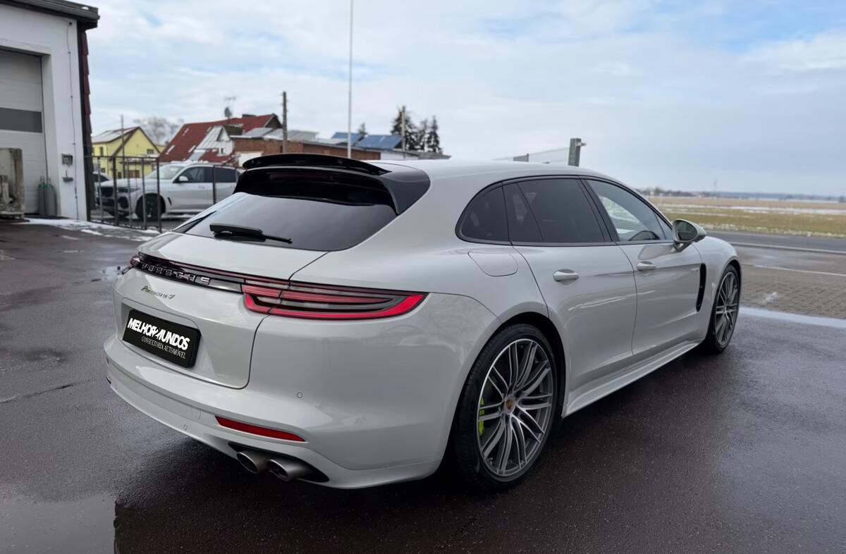 PORSCHE Panamera 4 E-Hybrid