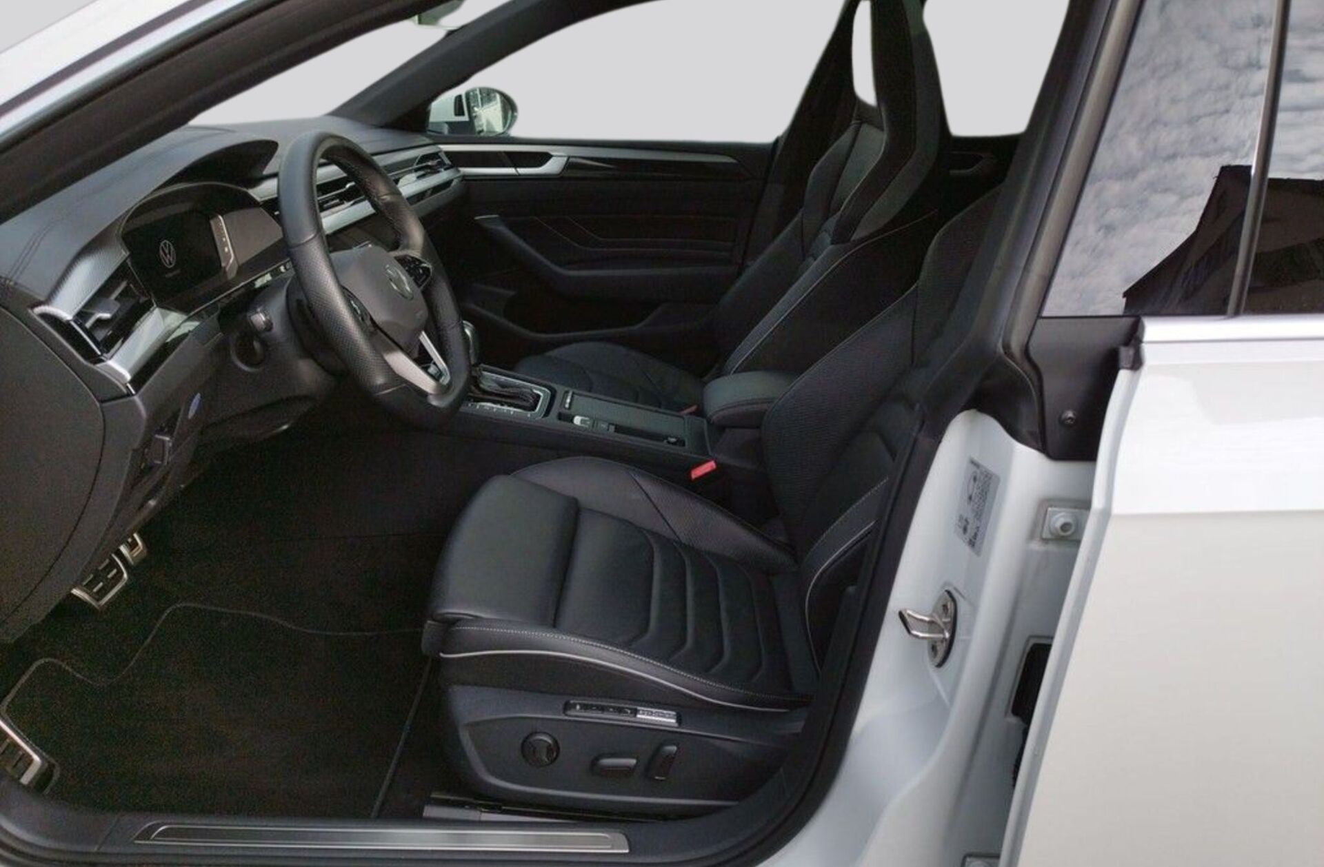 VOLKSWAGEN Arteon 1.4 TSI eHybrid R-Line