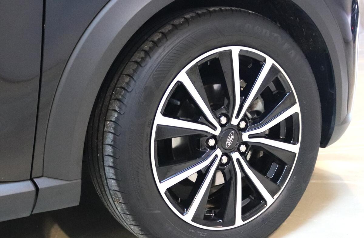 FORD Puma 1.0 EcoBoost MHEV Titanium