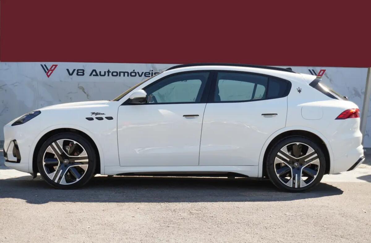 MASERATI Grecale Folgore