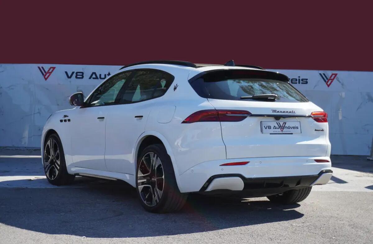 MASERATI Grecale Folgore