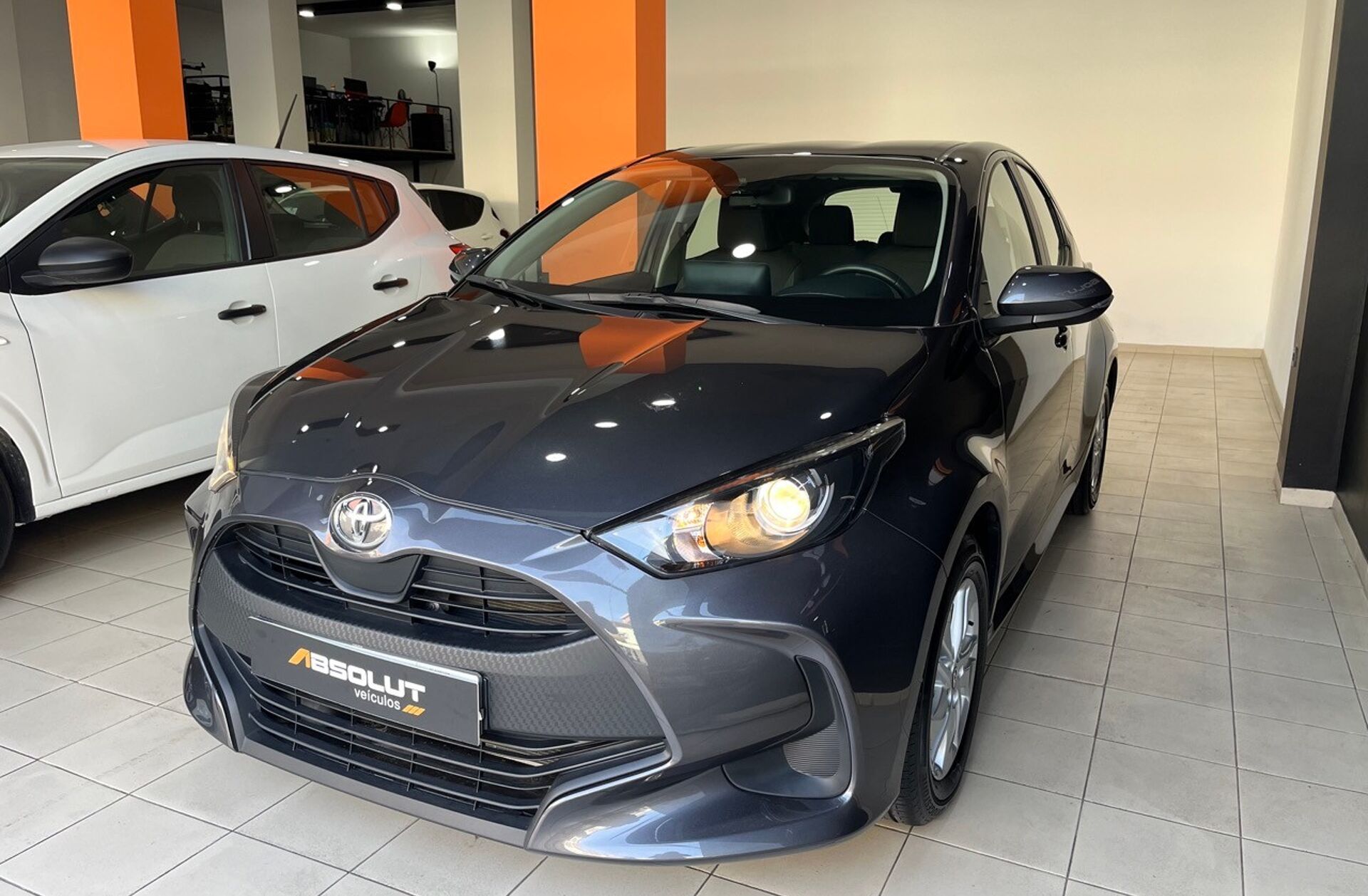 TOYOTA Yaris 1.0 VVT-i Comfort Plus