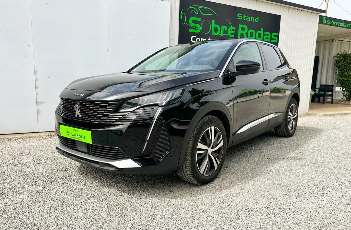 PEUGEOT 3008 1.2 PureTech Active Pack