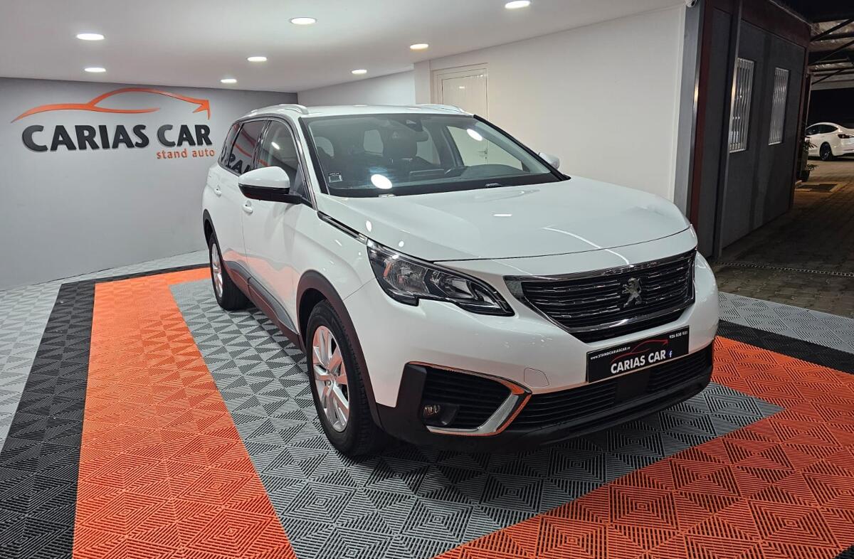 PEUGEOT 5008 1.2 PureTech Allure EAT8