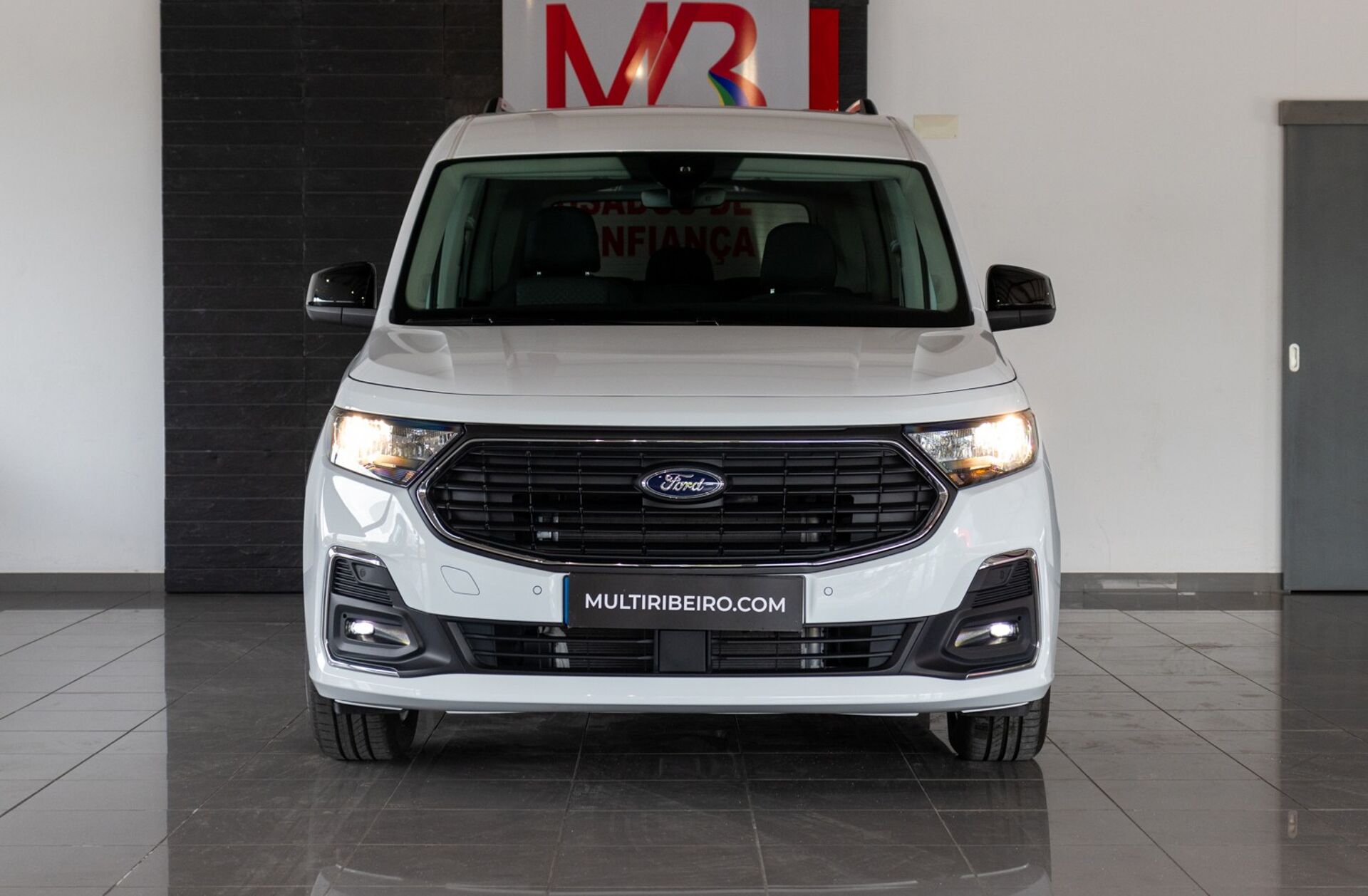 FORD Courier Tourneo  1.0 EcoBoost Titanium