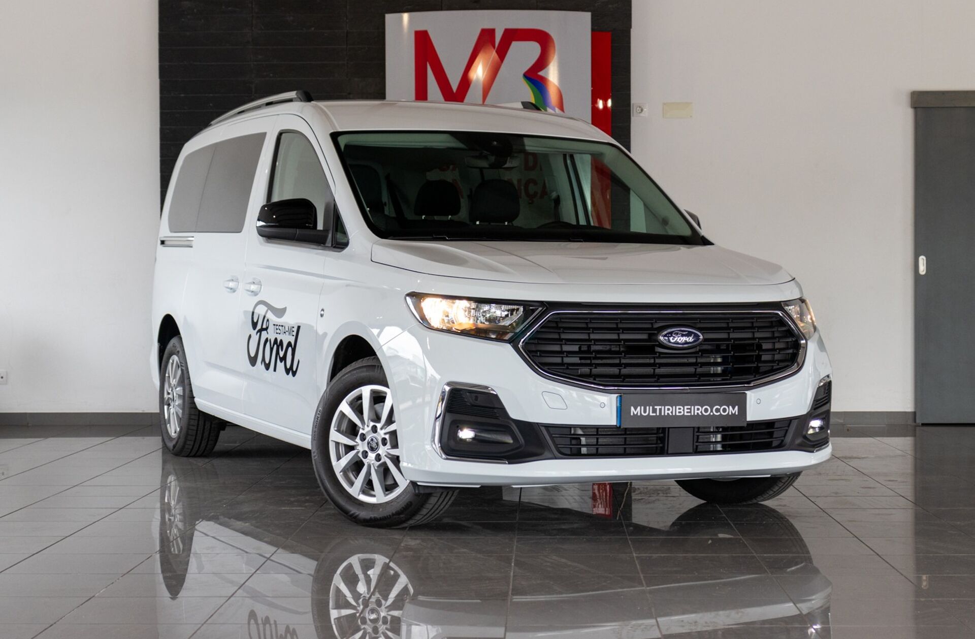 FORD Courier Tourneo  1.0 EcoBoost Titanium