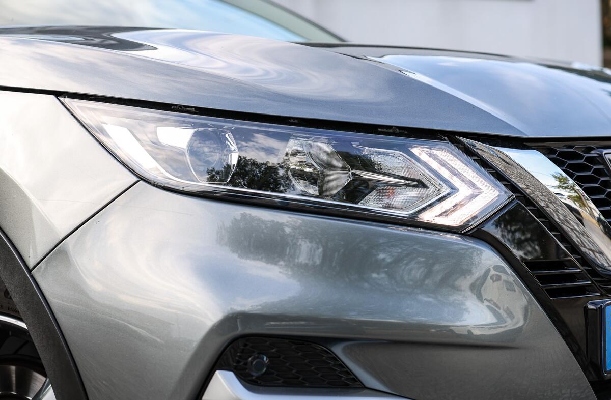 NISSAN Qashqai 1.2 DIG-T N-Connecta