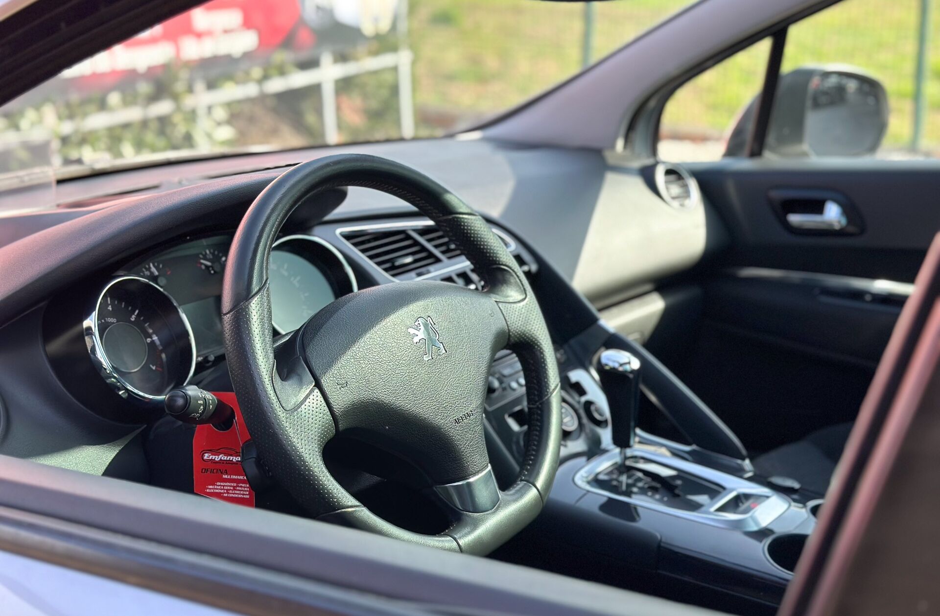 PEUGEOT 3008 1.6 HDi Executive CMP6