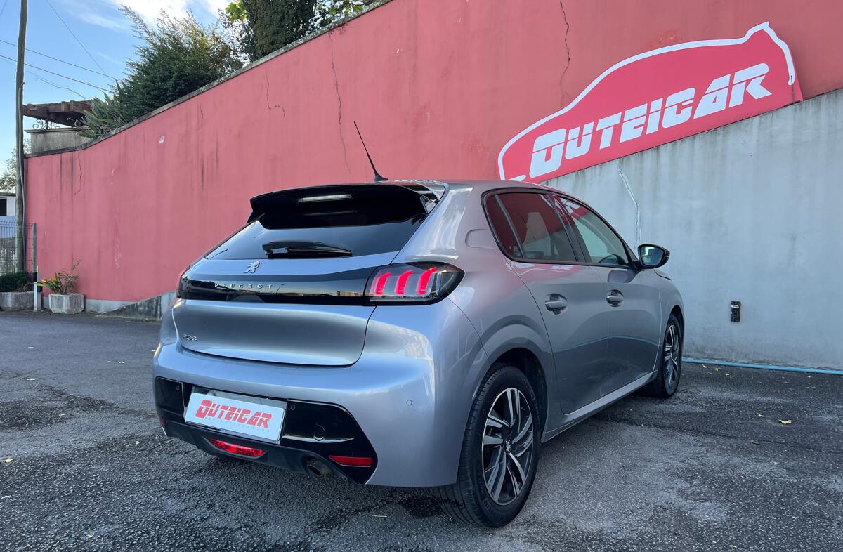 PEUGEOT 208 1.2 PureTech Allure Pack