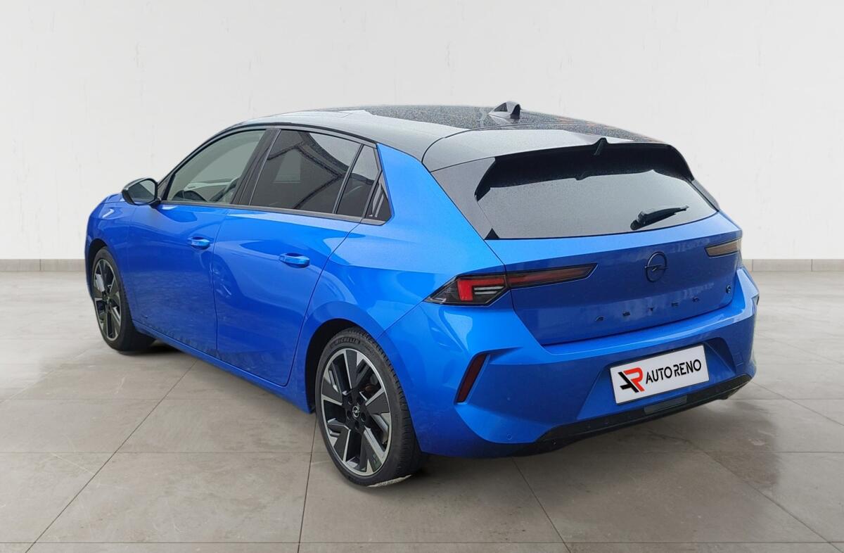 OPEL Astra 54 kWh GS