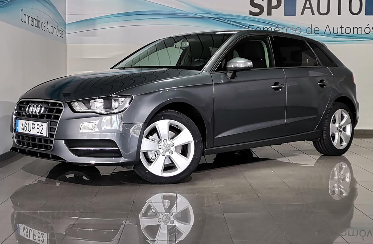 AUDI A3 1.6 TDi Attraction S tronic