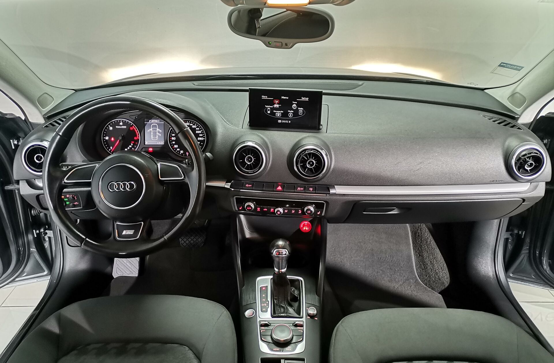 AUDI A3 1.6 TDi Attraction S tronic