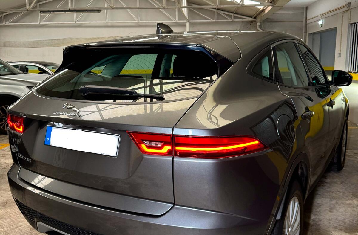 JAGUAR E-Pace 2.0 i4D R-Dynamic S