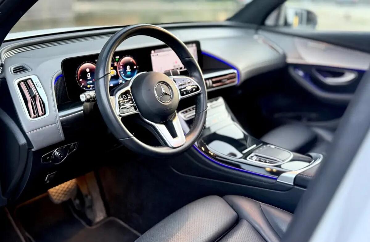 MERCEDES EQC 400 4Matic