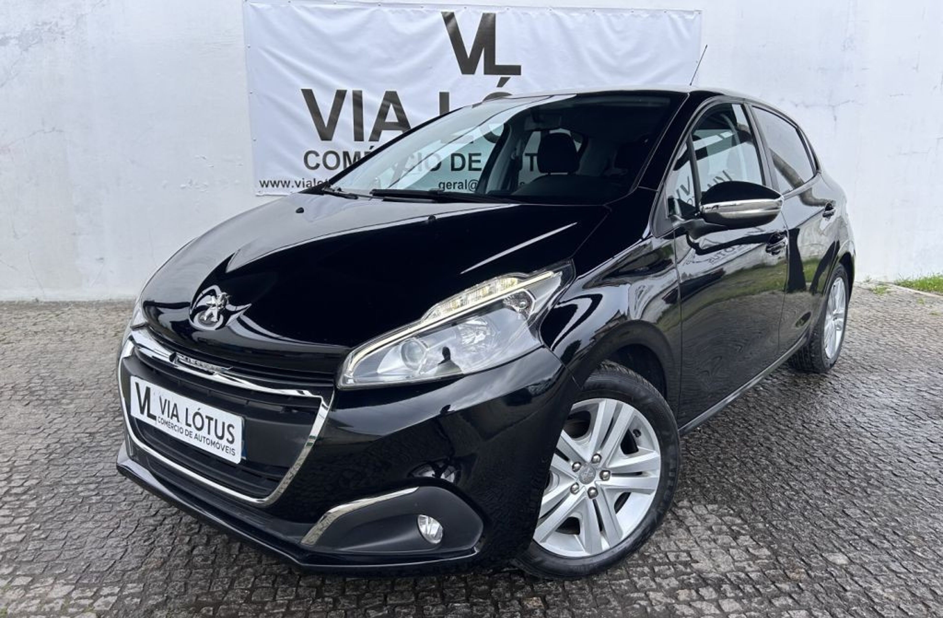 PEUGEOT 208 1.2 PureTech Style