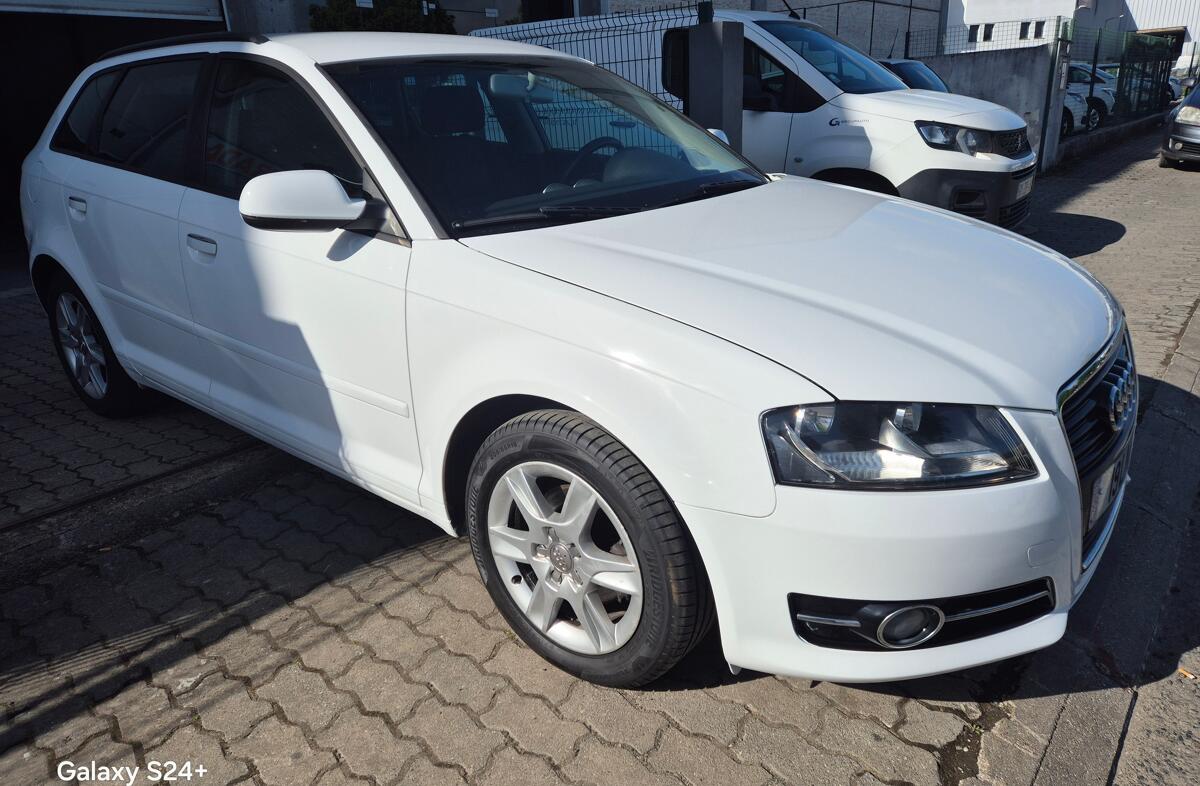 AUDI A3 1.6 TDi Attraction