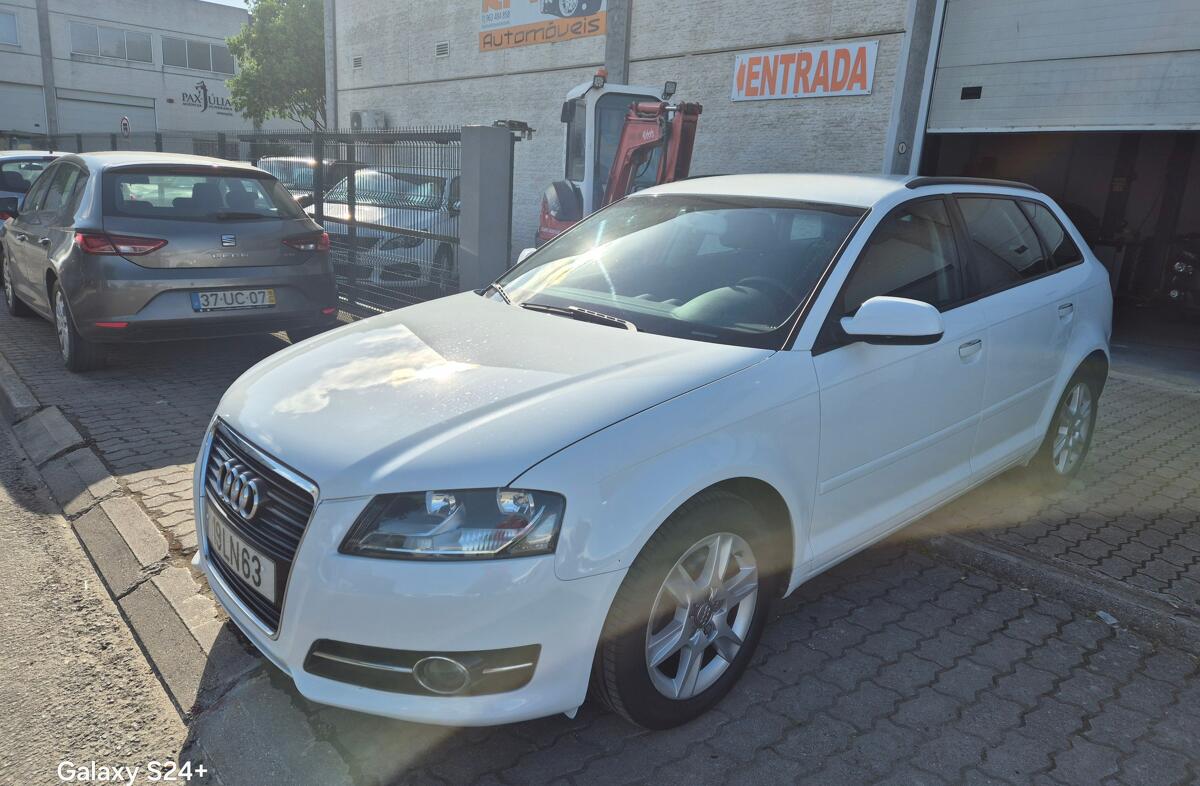 AUDI A3 1.6 TDi Attraction