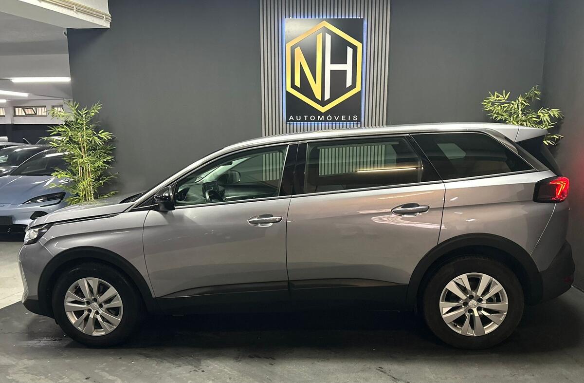 PEUGEOT 5008 1.2 PureTech Allure Pack EAT8