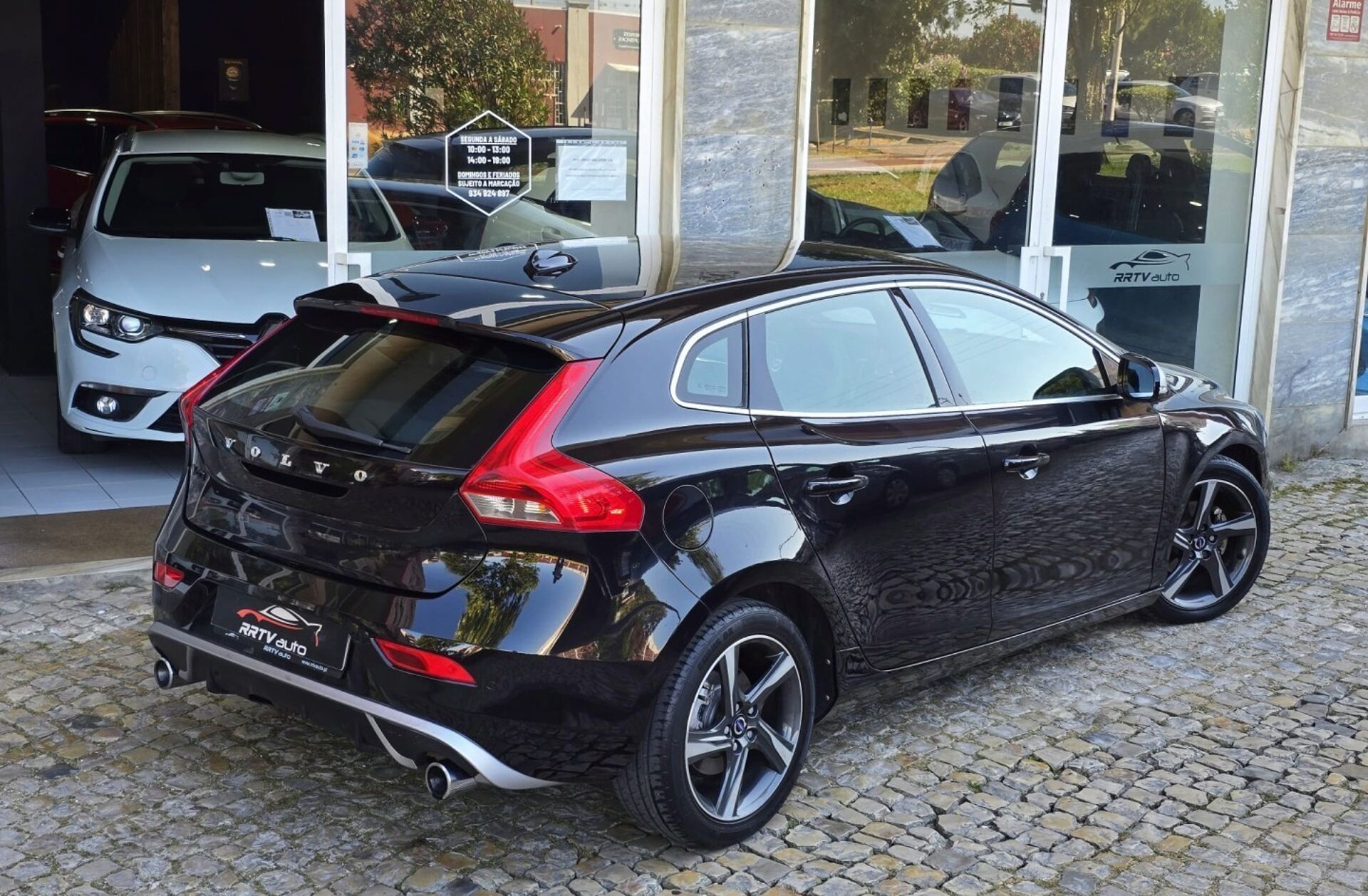 VOLVO V40 1.6 D2 R-Design