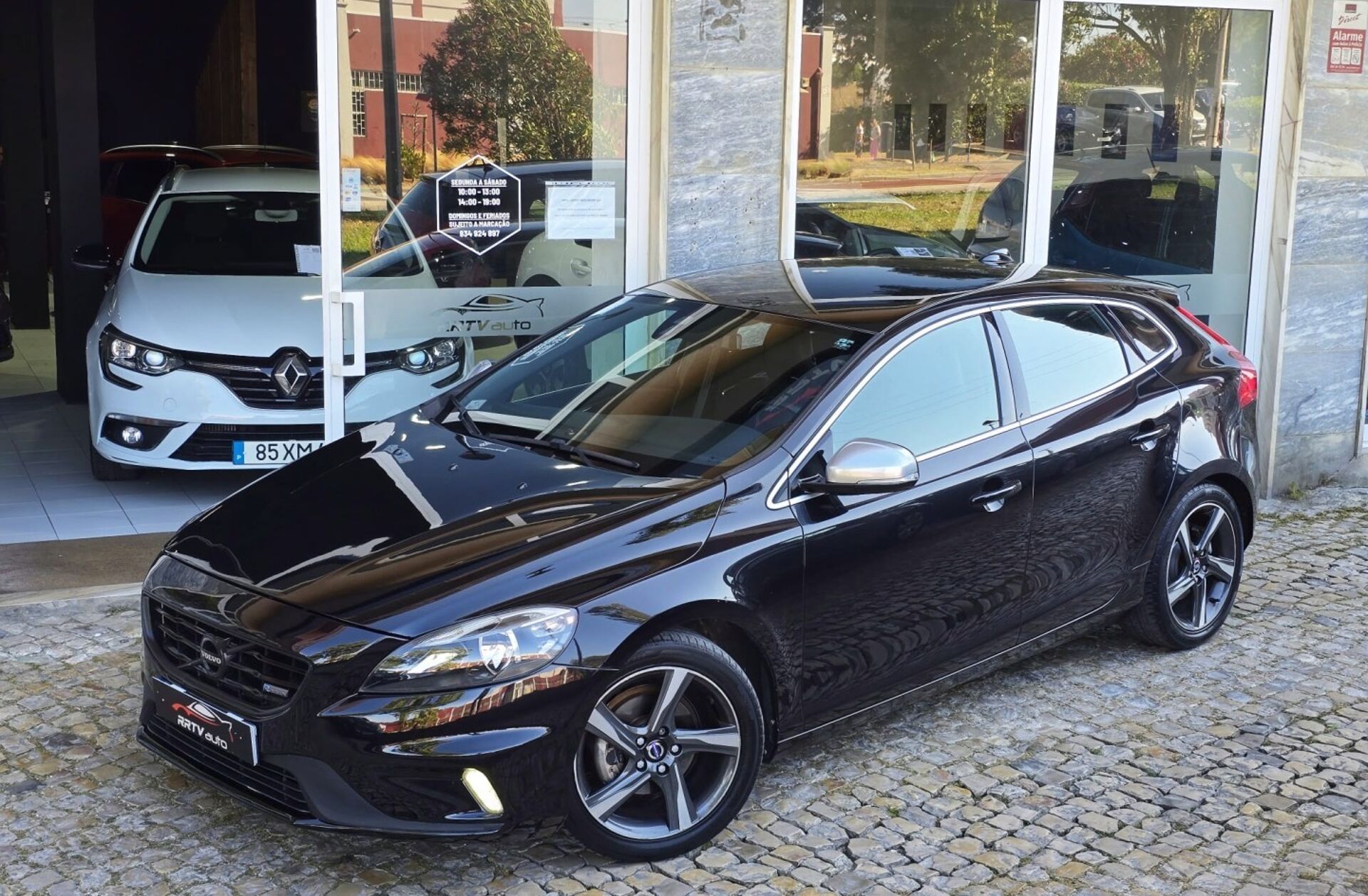 VOLVO V40 1.6 D2 R-Design