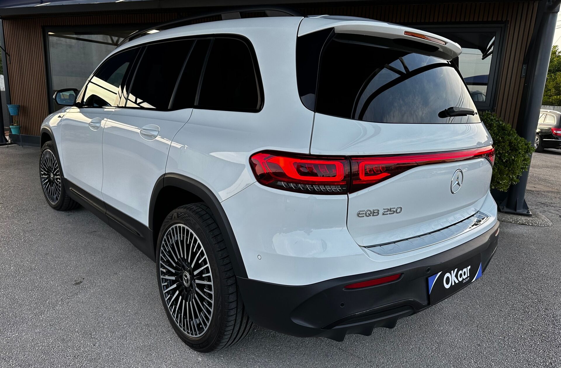 MERCEDES EQB 250 AMG Line