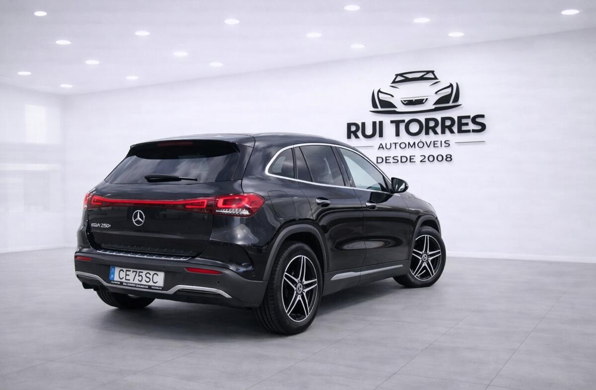 MERCEDES EQA 250+ AMG Line