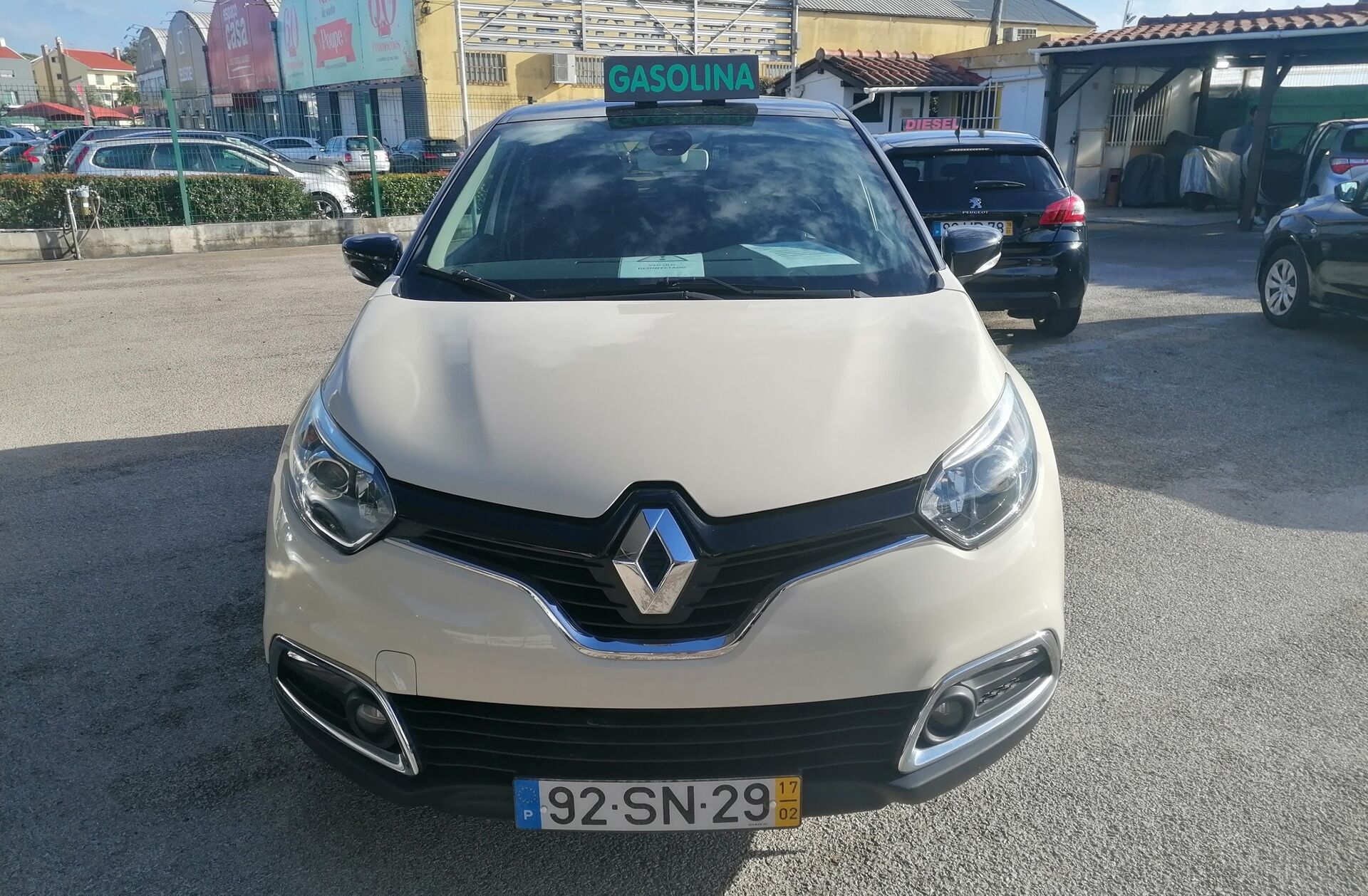 RENAULT Captur 0.9 TCe Exclusive