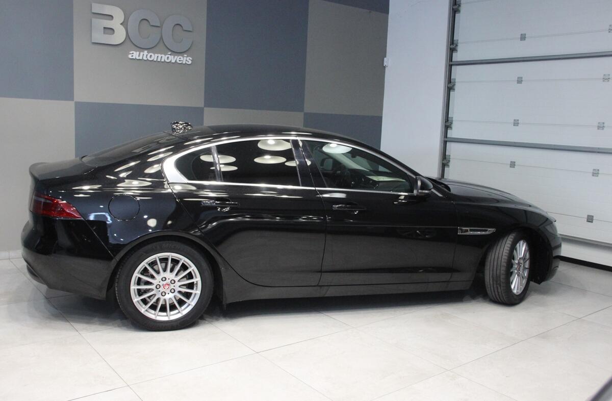 JAGUAR XE 2.0 D R-Sport Aut.