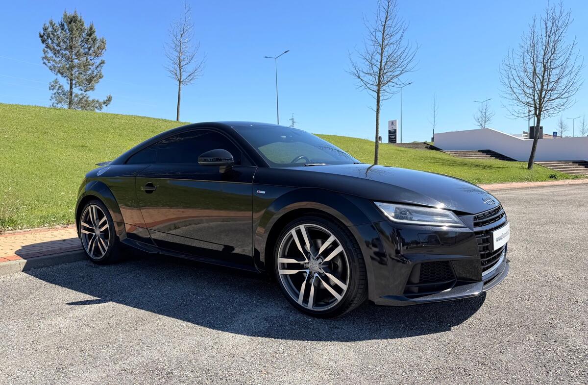 AUDI TT 2.0 TDi S-line