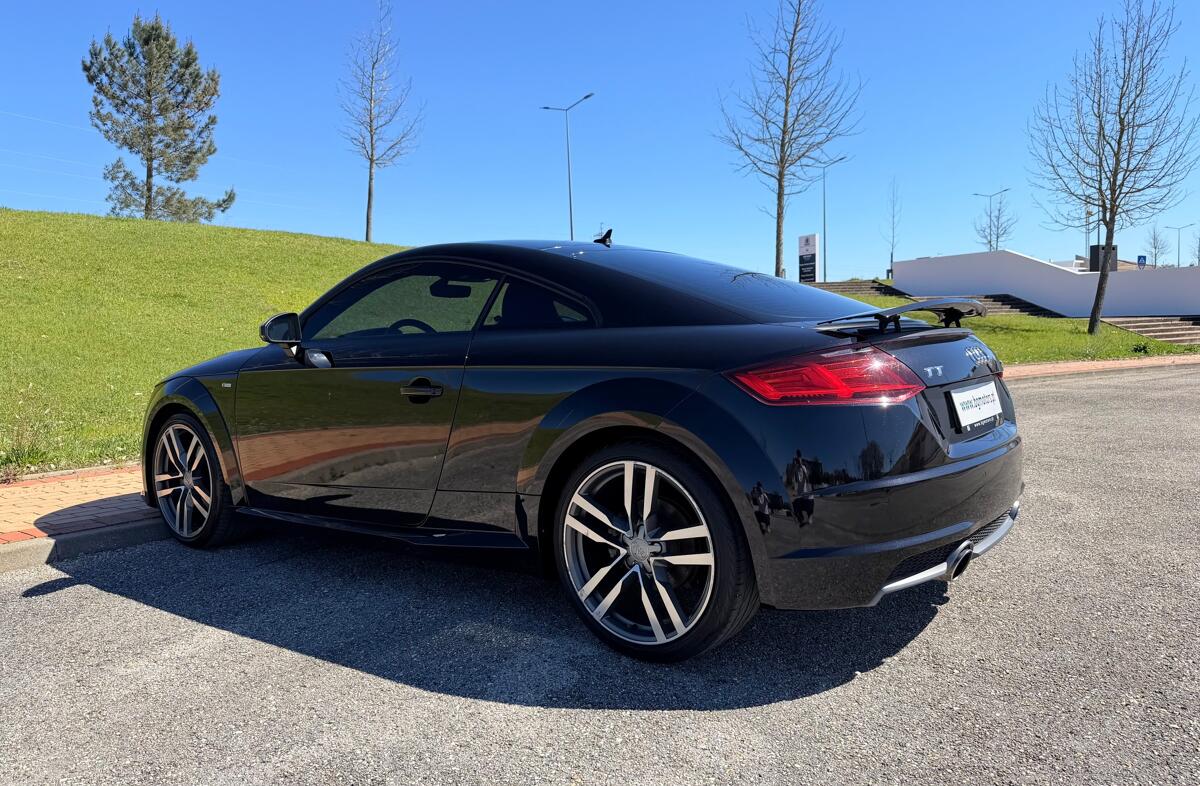 AUDI TT 2.0 TDi S-line